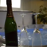 5 Pers Avec 2h Espace Bien-etre Privatise Inclus Dans Le Prix De La Nuit 80m2 De Detente