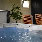 5 Pers Avec 2h Espace Bien-etre Privatise Inclus Dans Le Prix De La Nuit 80m2 De Detente *