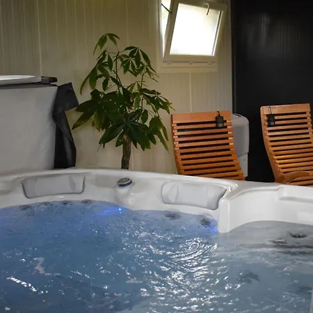 5 Pers Avec 2h Espace Bien-être Privatisé Inclus Dans Le Prix De La Nuit 80m2 De Détente *