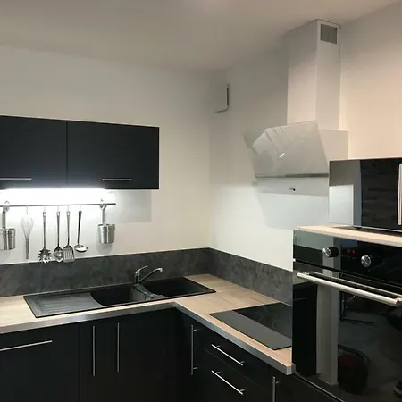 5 Pers Avec 2h Espace Bien-être Privatisé Inclus Dans Le Prix De La Nuit 80m2 De Détente Сasa de vacaciones Équilly
