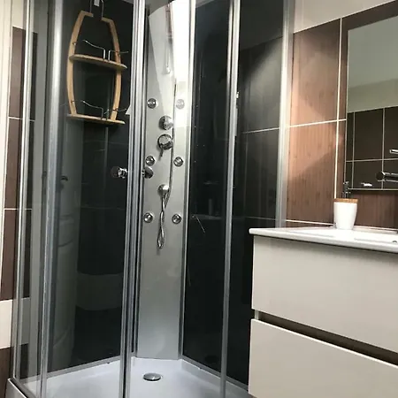 5 Pers Avec 2h Espace Bien-etre Privatise Inclus Dans Le Prix De La Nuit 80m2 De Detente *