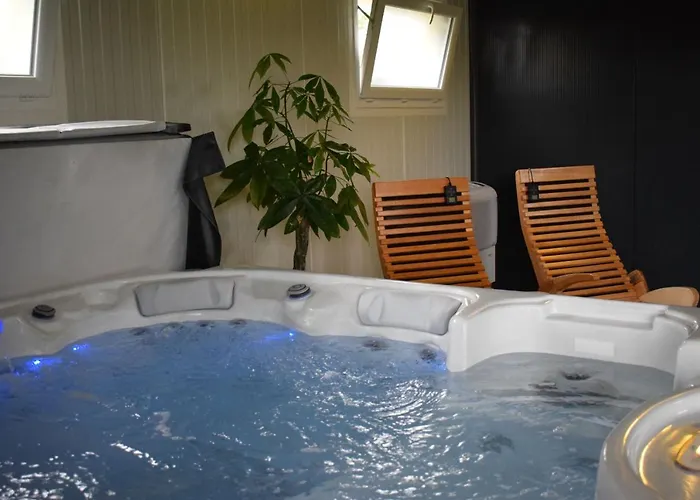 5 Pers Avec 2h Espace Bien-etre Privatise Inclus Dans Le Prix De La Nuit 80m2 De Detente *