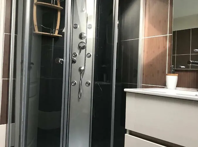 5 Pers Avec 2h Espace Bien-etre Privatise Inclus Dans Le Prix De La Nuit 80m2 De Detente *